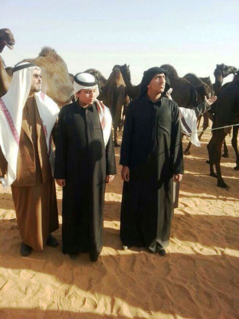 الأمير راشد بن عبدالعزيز والأمير سعود بن عبدالعزيز بمزرعة " نوفا " المملكوكة لـ صاحب السمو الأمير سلطان بن محمد بن سعود الكبير 